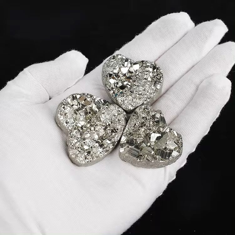 High Quality Natural Iron Pyrite Cluster Crystal Geode Ore Raw Crystals Chunks Heart for Home Decor